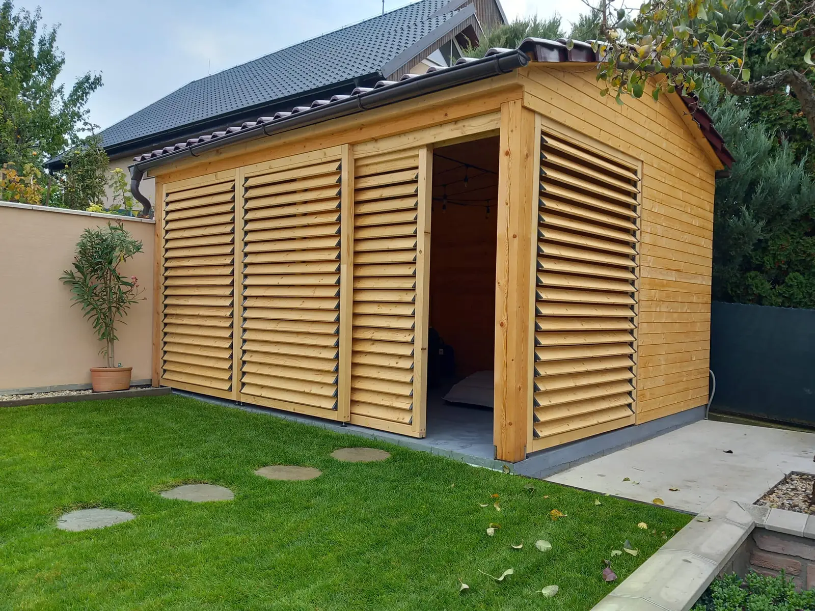 Wooden louvres – Flowgarden project, photo 32 of 101