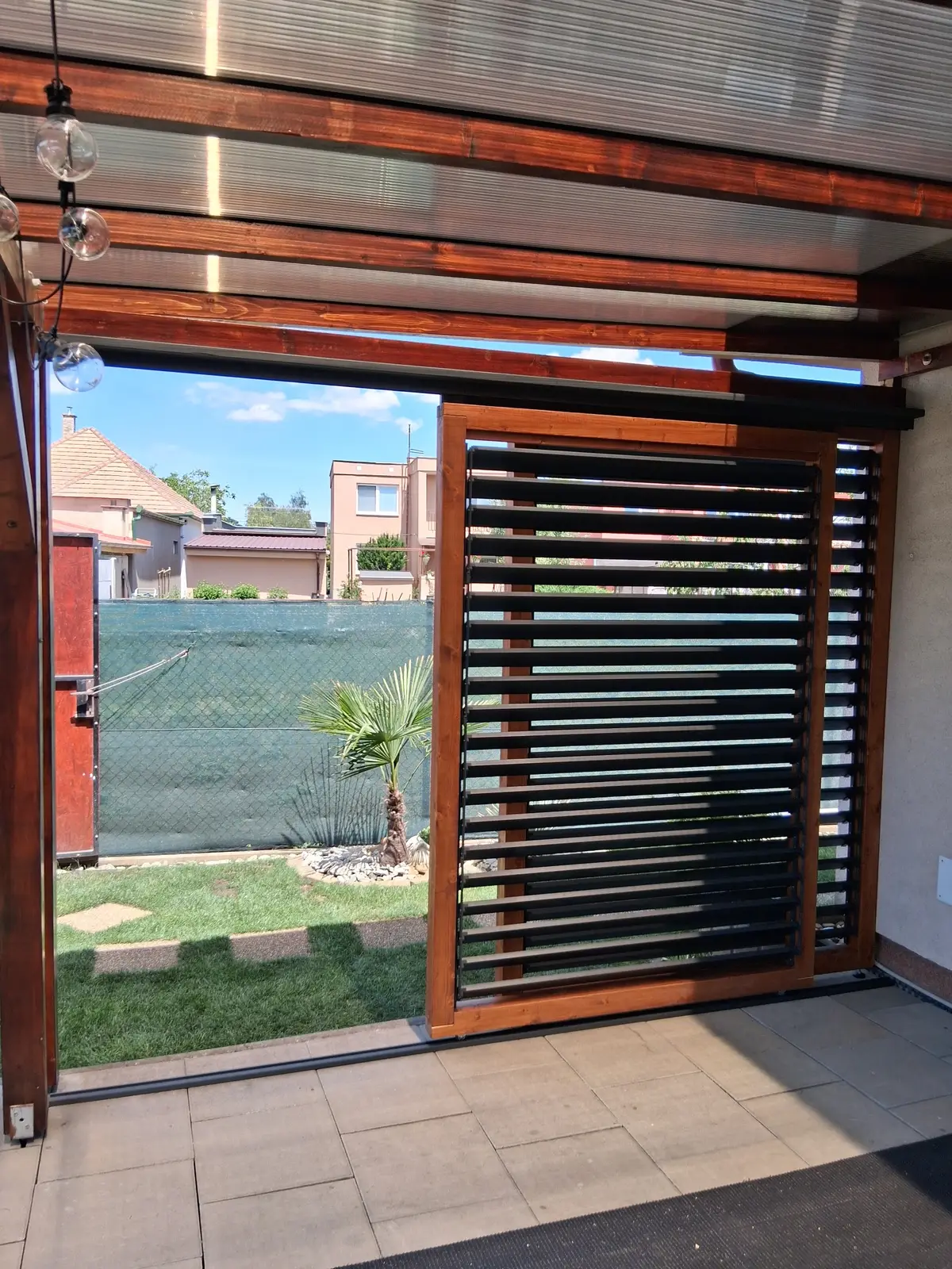Wooden frame – aluminium louvres – Flowgarden project, photo 7 of 75