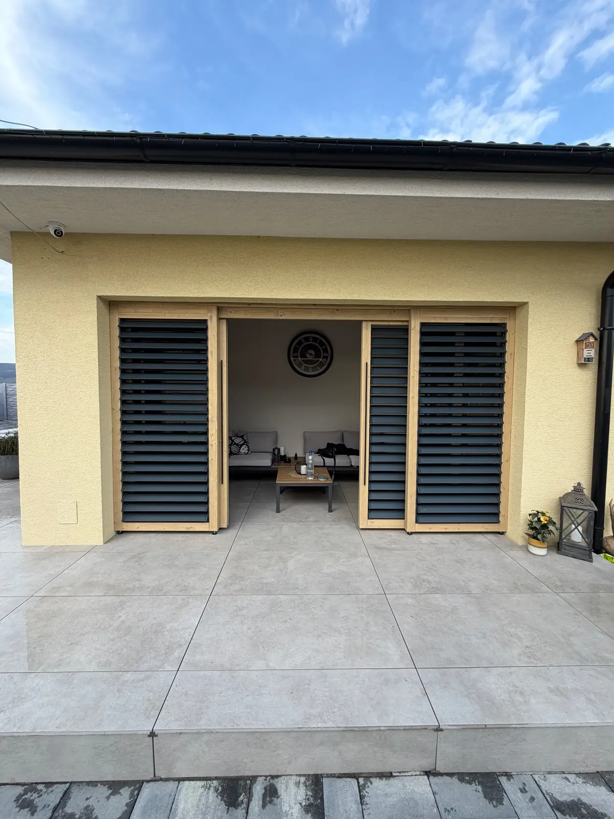 Wooden frame – aluminium louvres – Flowgarden project, photo 9 of 75