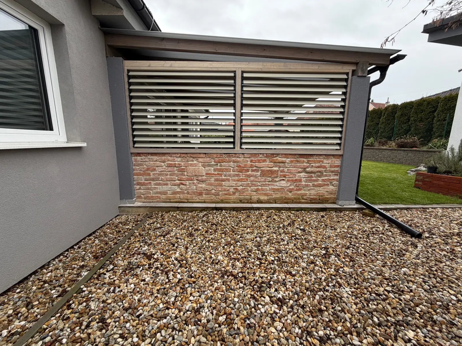 Wooden frame – aluminium louvres – Flowgarden project, photo 16 of 75