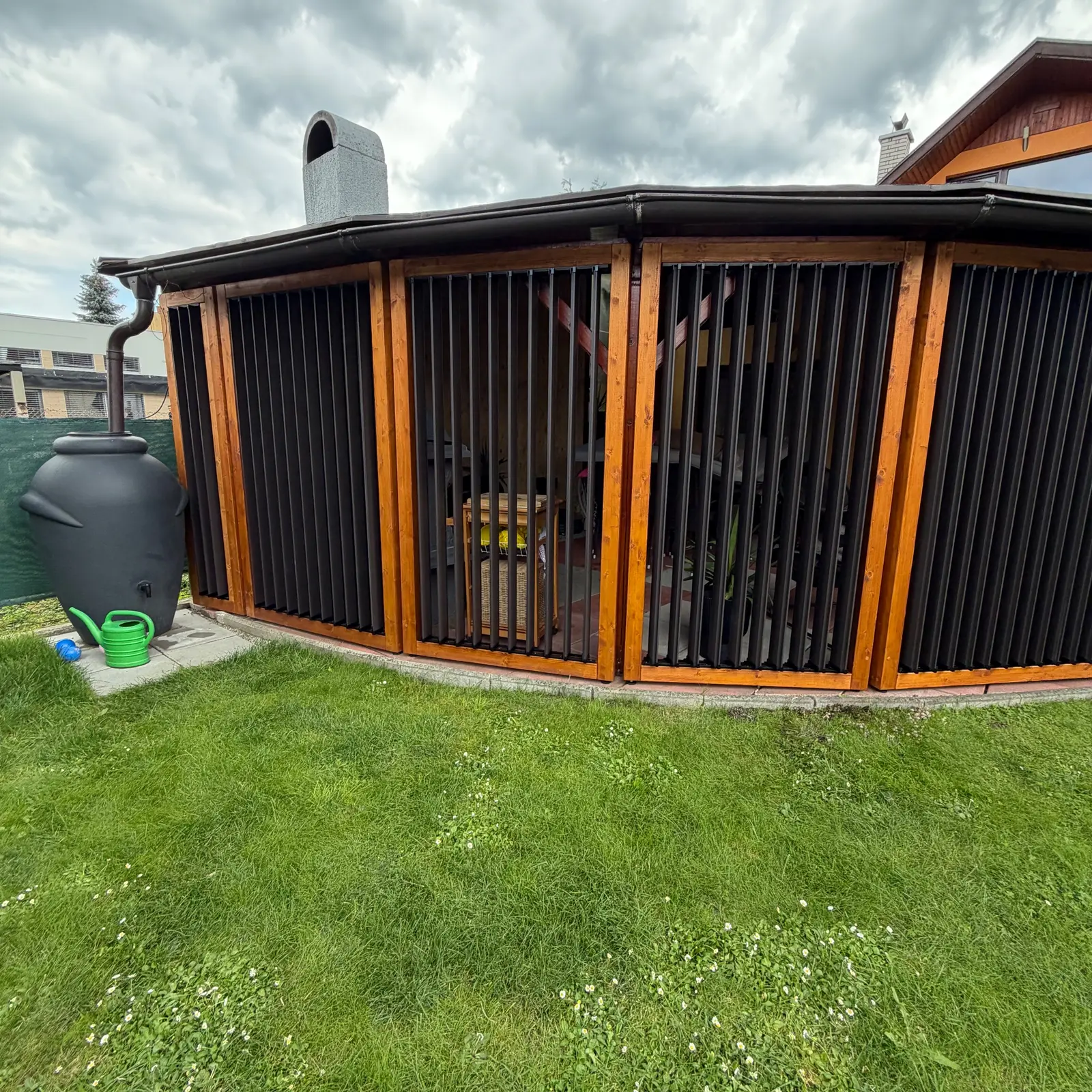 Wooden frame – aluminium louvres – Flowgarden project, photo 20 of 75
