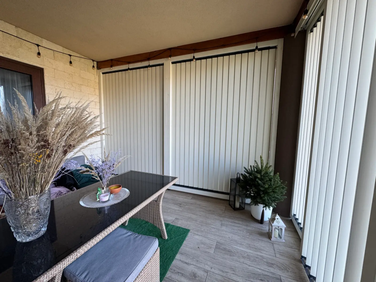 Wooden frame – aluminium louvres – Flowgarden project, photo 49 of 75