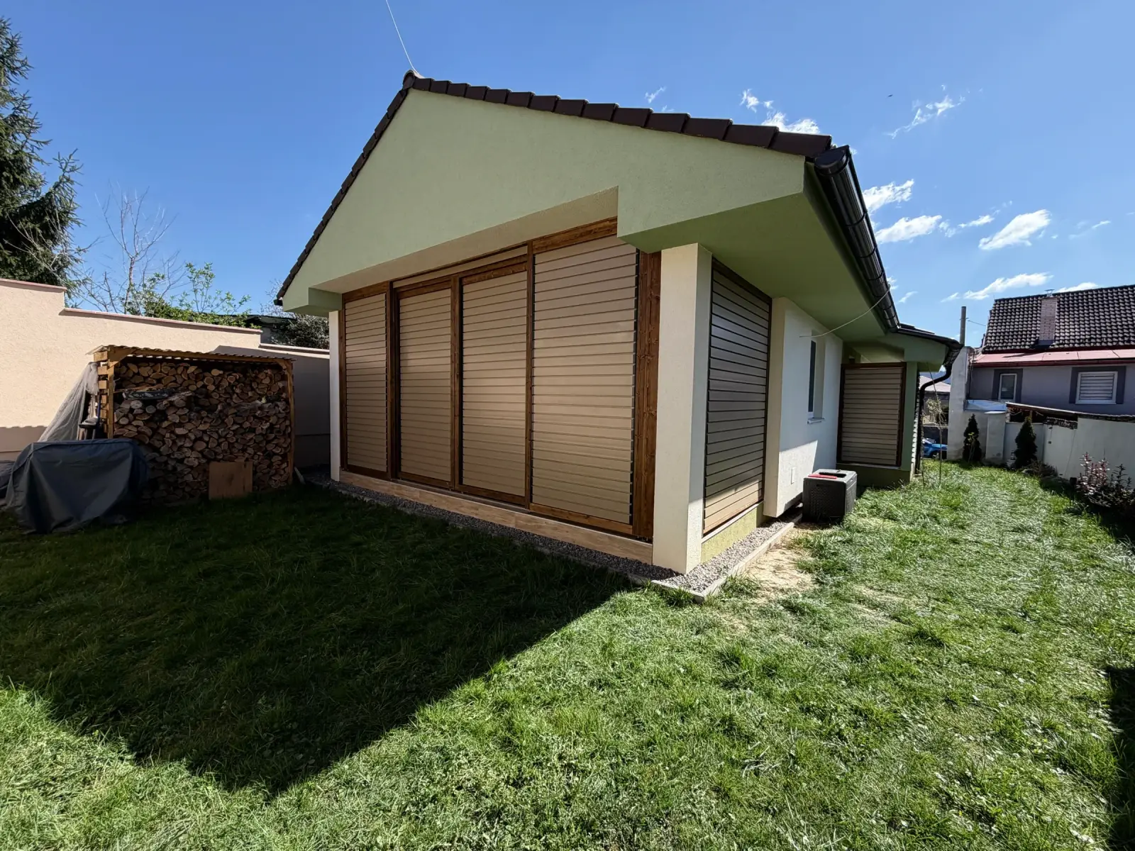 Wooden frame – aluminium louvres – Flowgarden project, photo 52 of 75