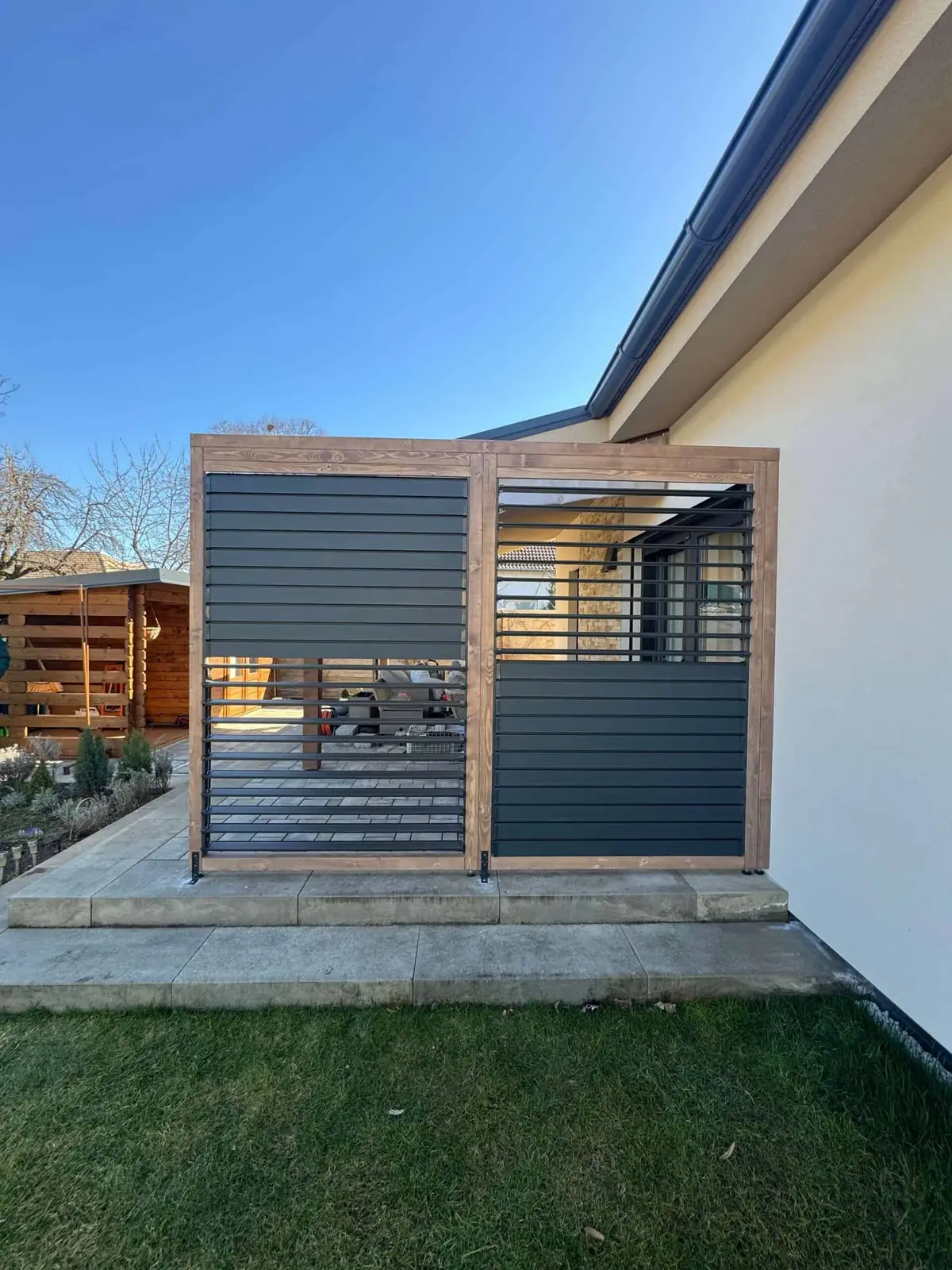 Wooden frame – aluminium louvres – Flowgarden project, photo 72 of 75