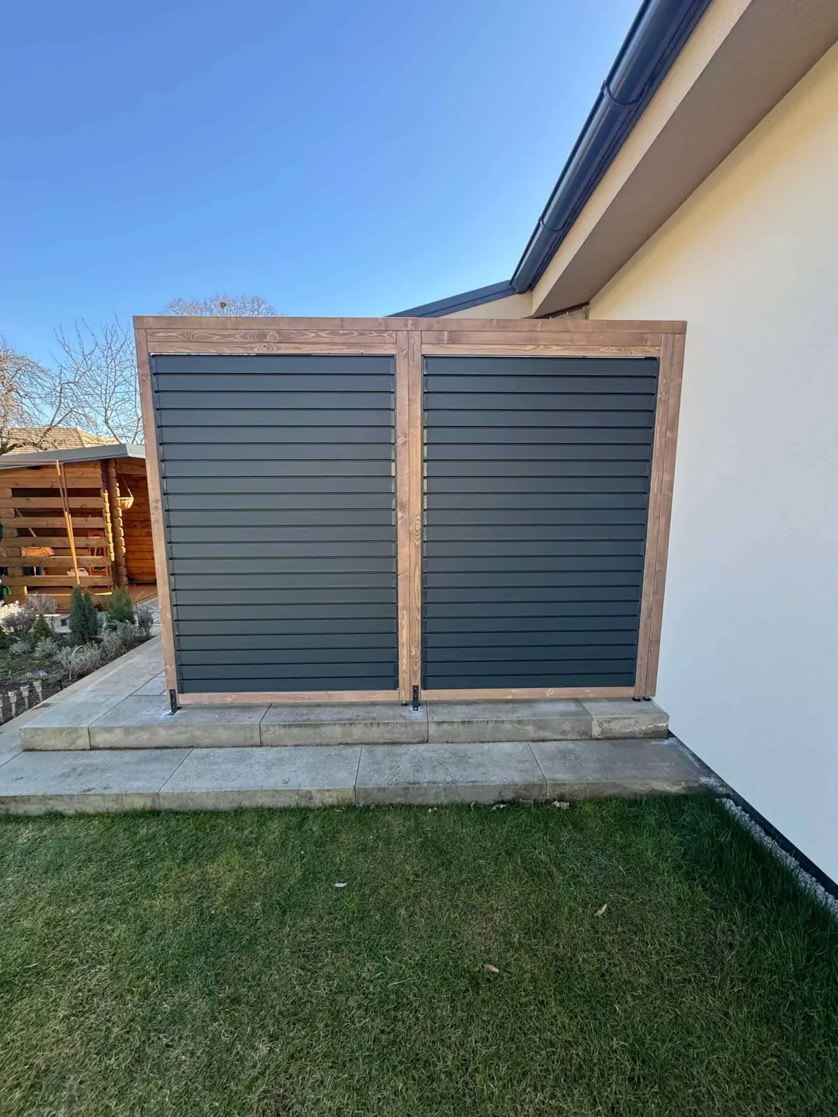 Wooden frame – aluminium louvres – Flowgarden project, photo 73 of 75