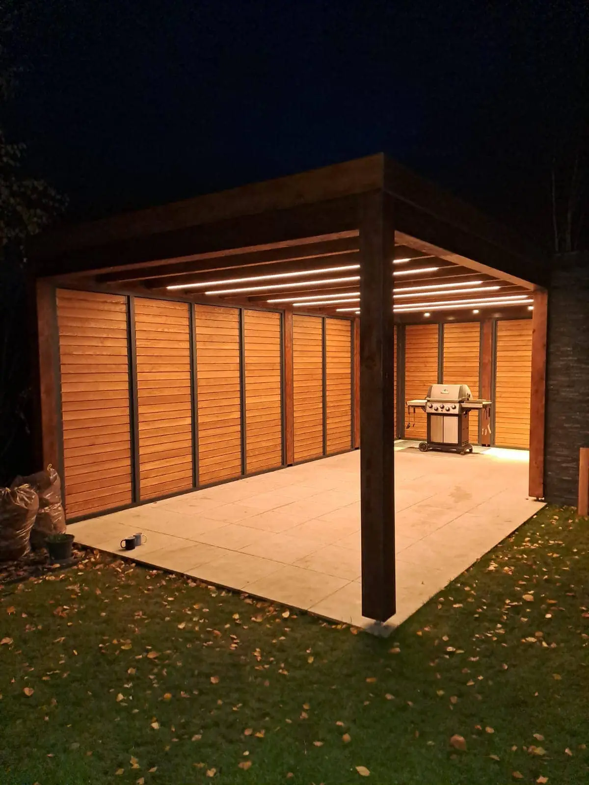 Aluminium frame – wooden louvres – Flowgarden project, photo 19 of 50