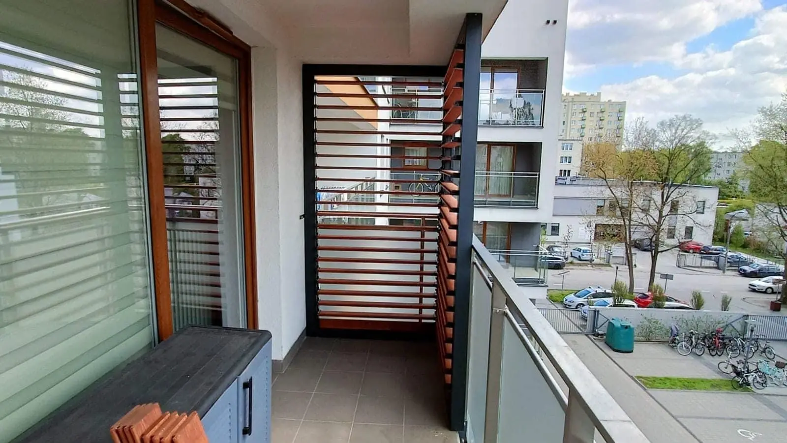 Aluminium frame – wooden louvres – Flowgarden project, photo 42 of 50