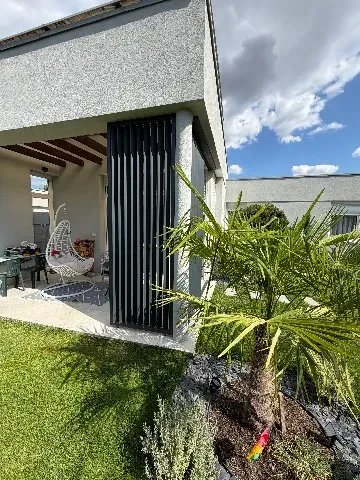 Vertical louvres