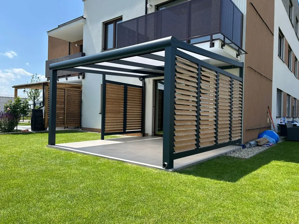 Aluminium pergola