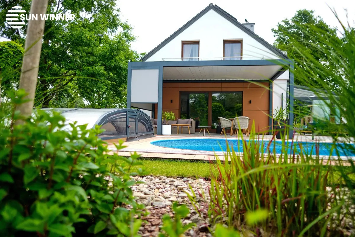 Made-to-measure bioclimatic pergolas – Flowgarden project