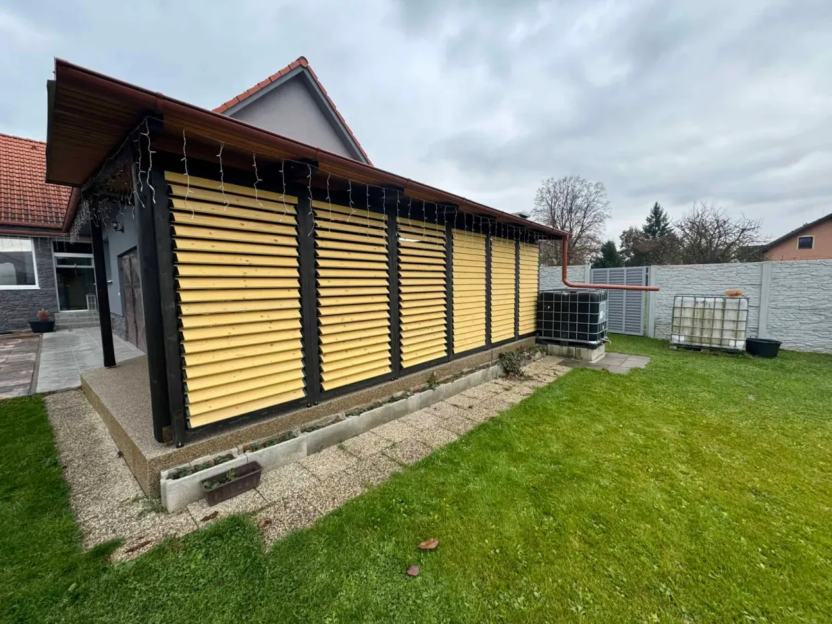 Wooden rotating louvres – Flowgarden project