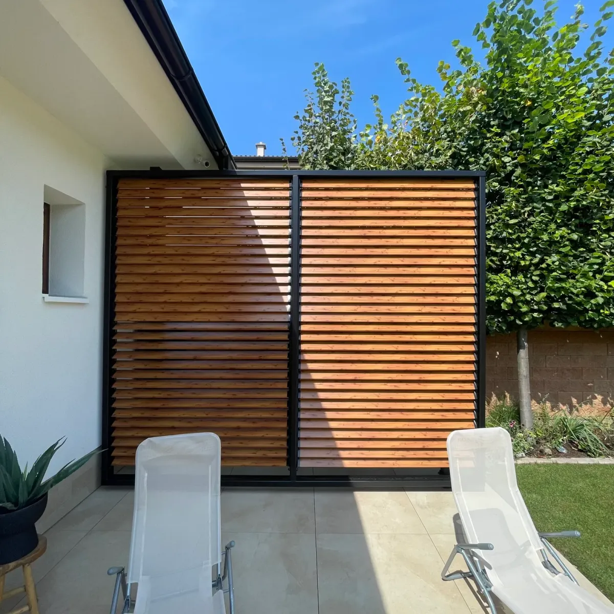 Aluminium rotating louvres – Flowgarden project