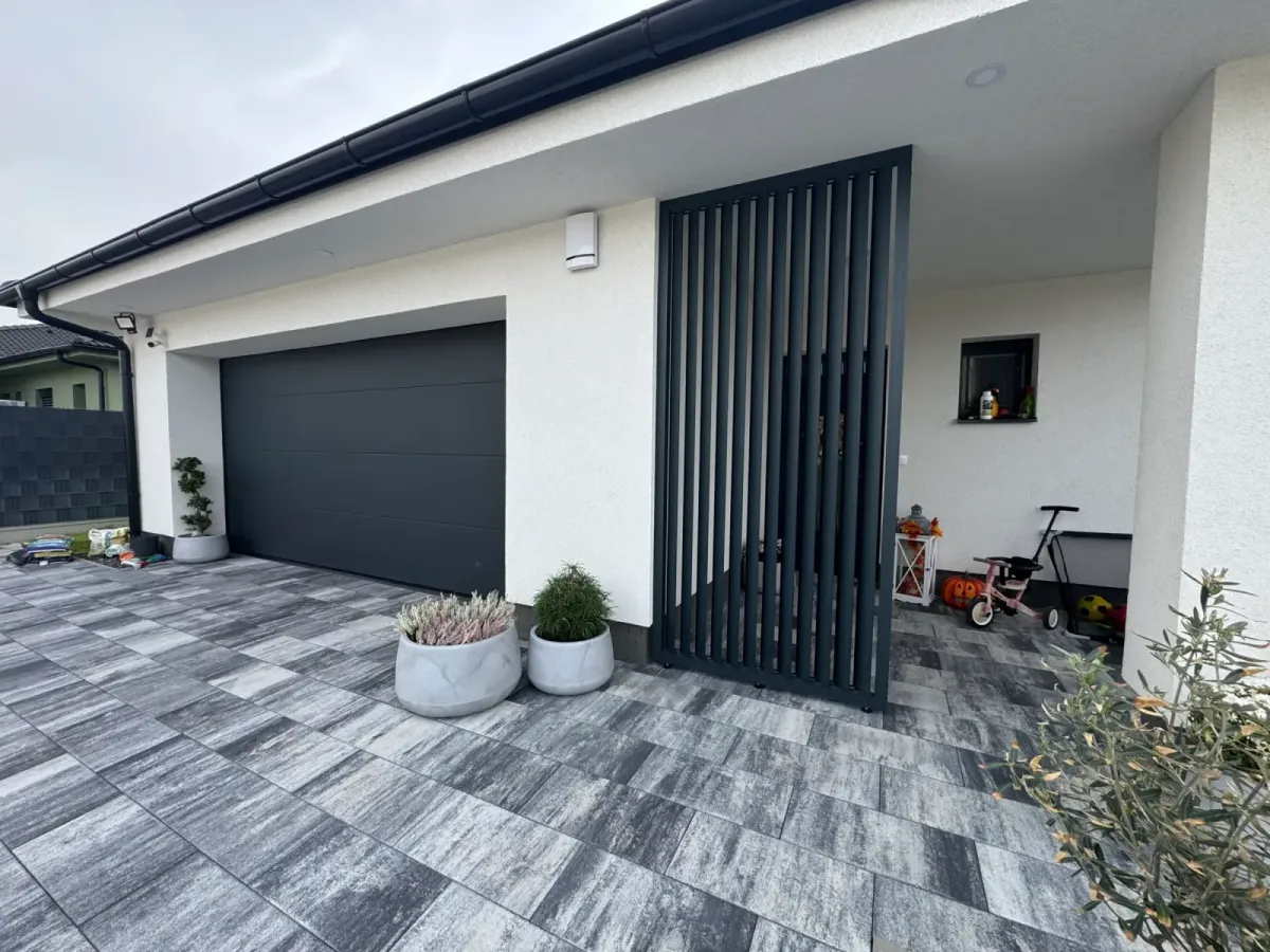 Vertical louvres – Flowgarden project