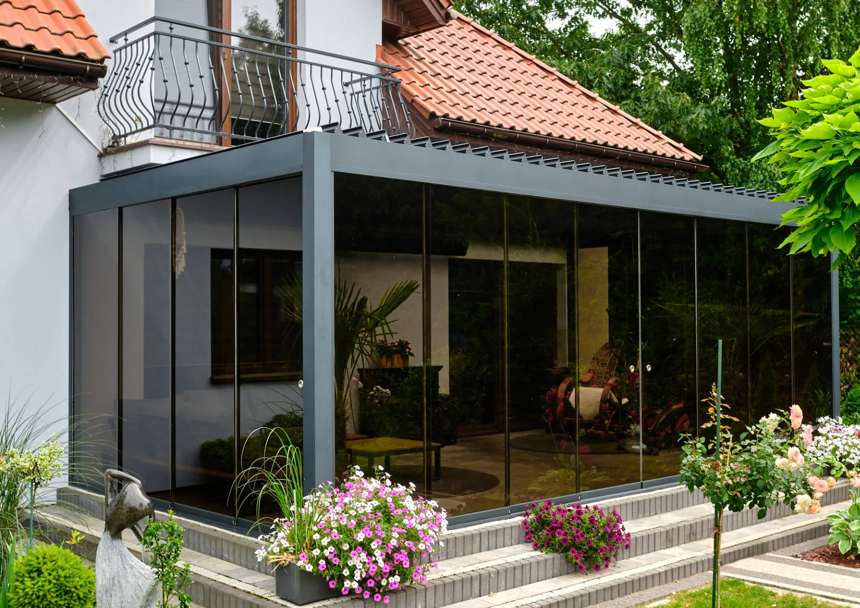 Sliding glazing