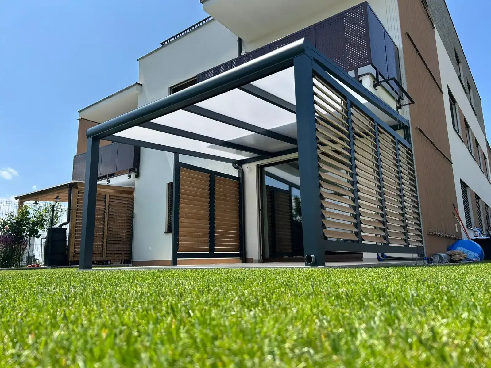 Preparing a pergola for louvres